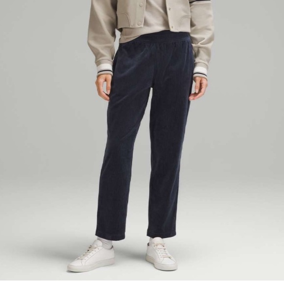 Lululemon Scuba Mid Rise Wide Leg Pant 7/8 Velvet Cord 8 True Navy - Picture 1 of 10